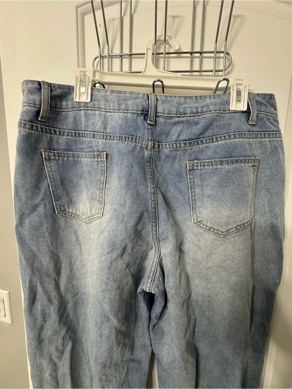 Light Wash Distressed Knee Rip Jeans - Picture 3 of 6